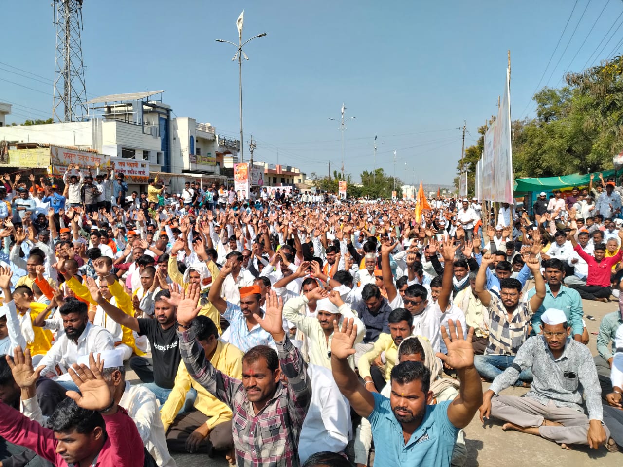 बांगलादेशातील हिंदूंवरील अत्याचाराच्या विरोधात भव्य मोर्चा